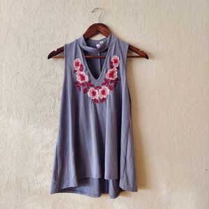 Francesca's Alya grey high neck flower embroidered sleeveless tunic top medium